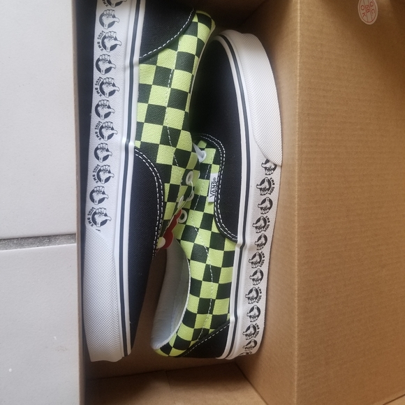 NWT Green & Black Checkered Vans Size 7 Women - Picture 6 of 6